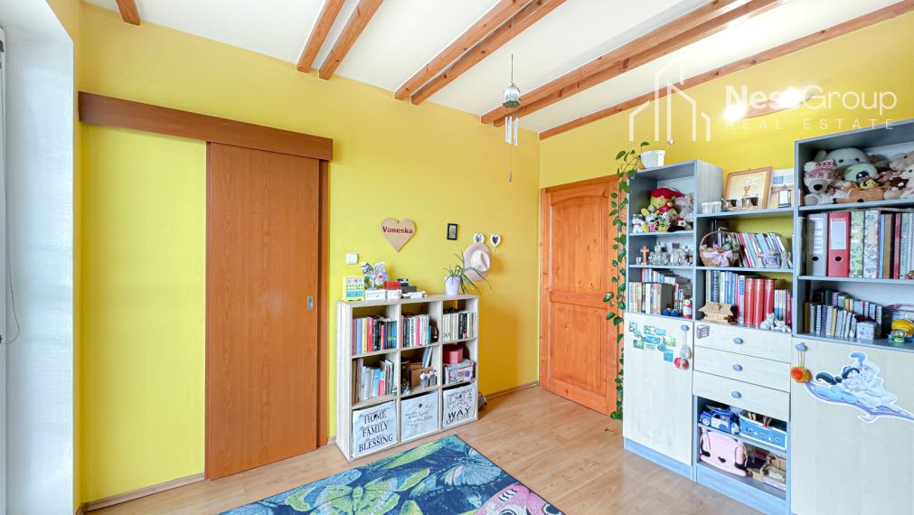 ZNÍŽENÁ CENA 6- IZBOVÝ RD S DVOJGARÁŽOU,VEĽKÝ POZEMOK 1,65ha