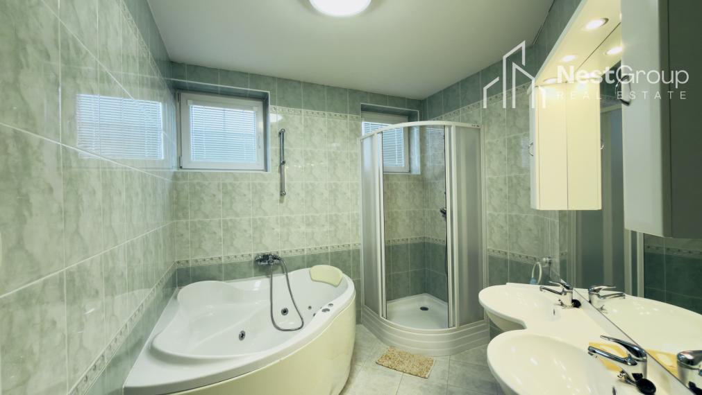 Predaj 6-izbového rodinného domu s wellnessom v Starej Turej