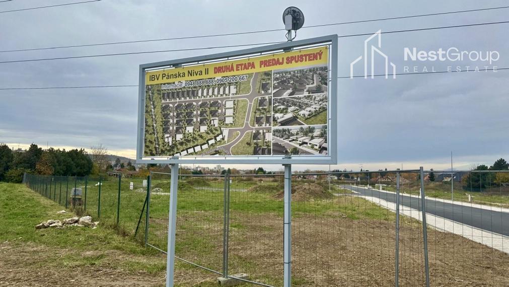 Predaj stavebného pozemku za Hlohovcom (Pánska Niva II)