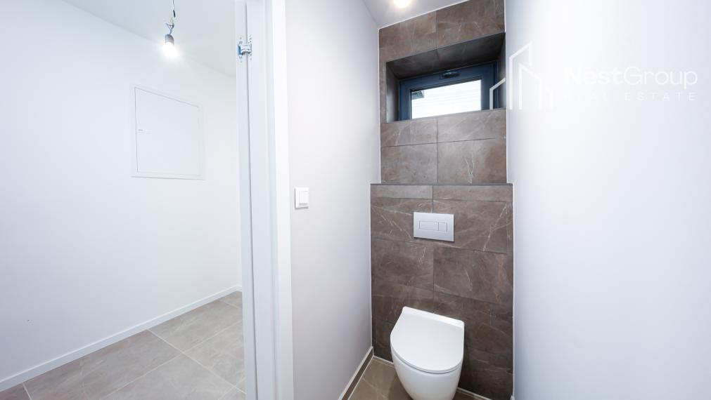 VEĽKÝ 5-IZBOVÝ KOMPLETNE ZREKONŠTRUOVANÝ RD, DVOJGARÁŽ