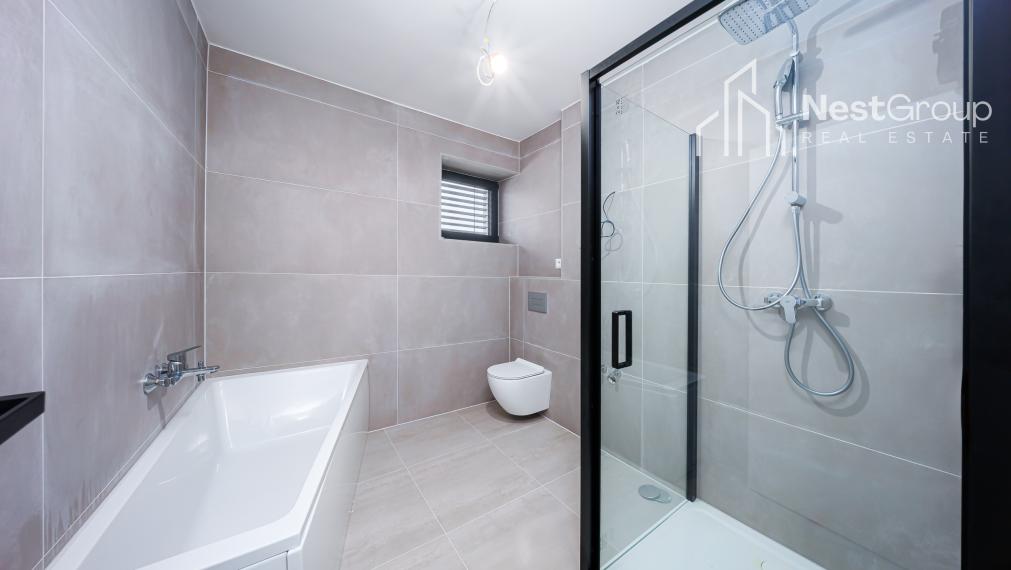 VEĽKÝ 5-IZBOVÝ KOMPLETNE ZREKONŠTRUOVANÝ RD, DVOJGARÁŽ