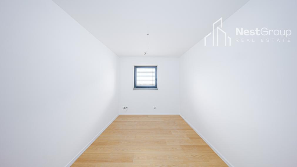 VEĽKÝ 5-IZBOVÝ KOMPLETNE ZREKONŠTRUOVANÝ RD, DVOJGARÁŽ