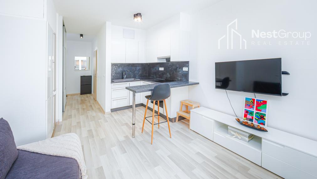 VEĽKÝ A SLNEČNÝ 1-IZBOVÝ BYT 36 m2 S  BALKÓNOM, SLNEČNICE