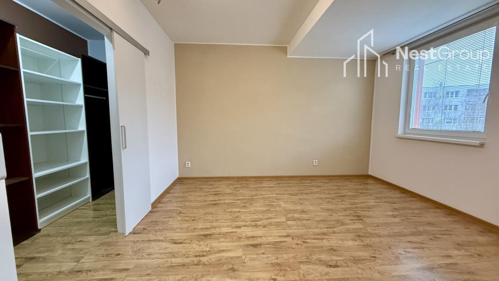 Predaj svetlý 2-izbový byt v Hlohovci – Sihoť