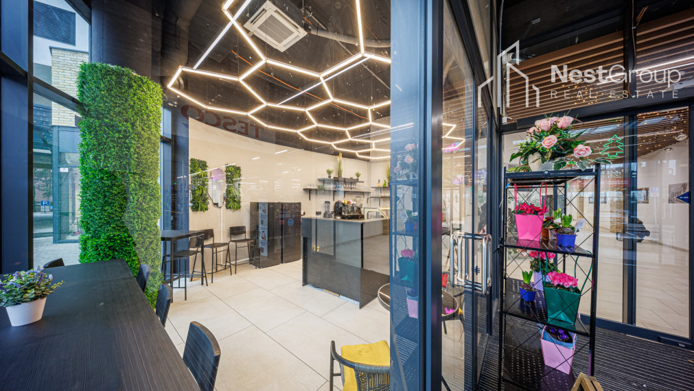 ŠTÝLOVÁ KAVIAREŇ/CUKRÁREŇ NA ODSTÚPENIE/OBCHOD.PRIESTOR RAČA