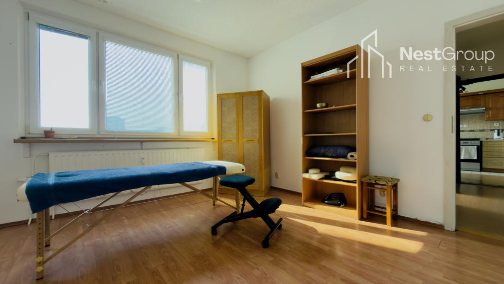 PREDAJ - priestranný 3i byt s loggiou, Jasovská, Petržalka