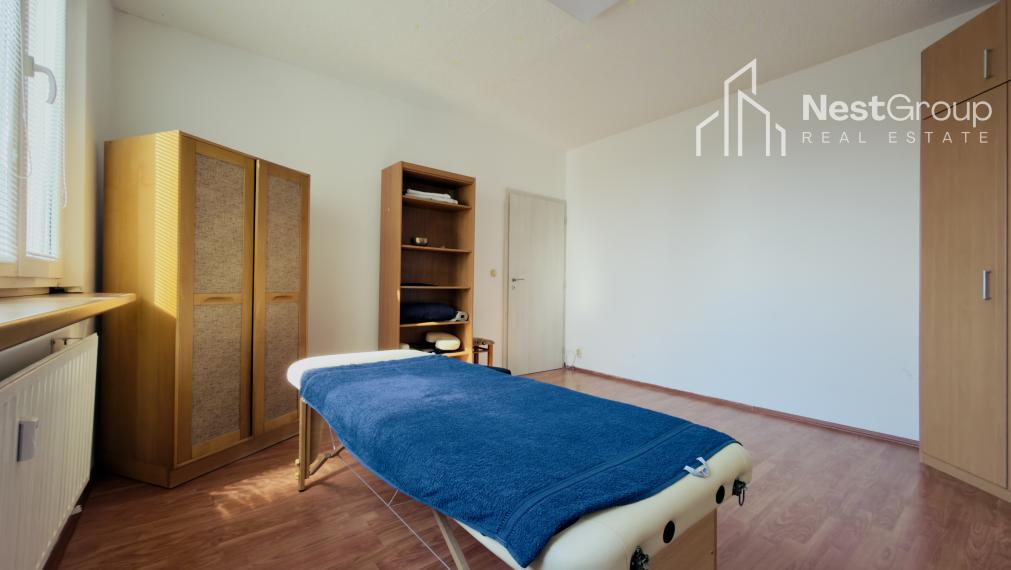 PREDAJ - priestranný 3i byt s loggiou, Jasovská, Petržalka