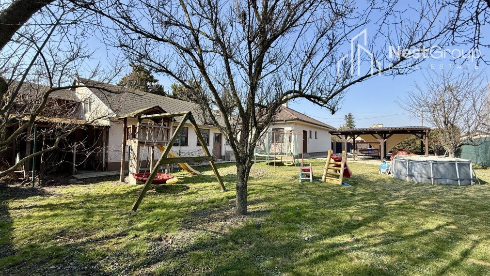 PREDAJ  3-i RD, garáž vhodná na podnikanie - autoservis
