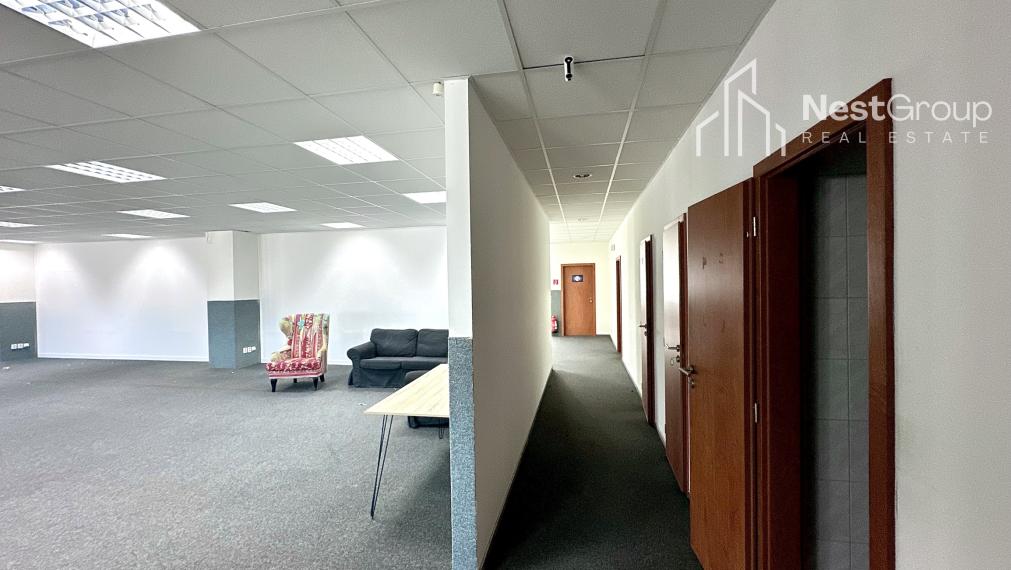 VEĽKÝ OPEN SPACE 620 m2/PARKOVANIE V UZAVRETOM AREÁLI,BA II.