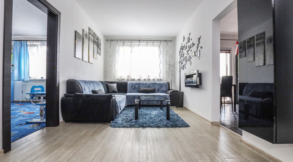 PREDANÉ 3-izb. byt s loggiou a samost. kuchyňou, Petržalka - Jasovská