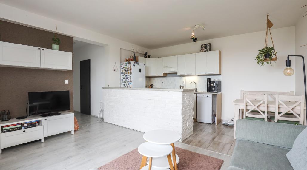 PREDANÉ Predaj 2-izb. byt s balkónmi, V. Šikulu, Stupava