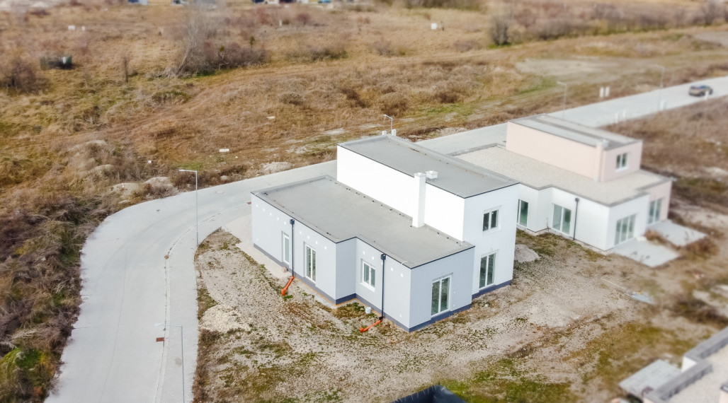 PREDAJ NOVOSTAVBA 4-IZBOVÝ DVOJPODLAŽNÝ RD, POZEMOK 300m2