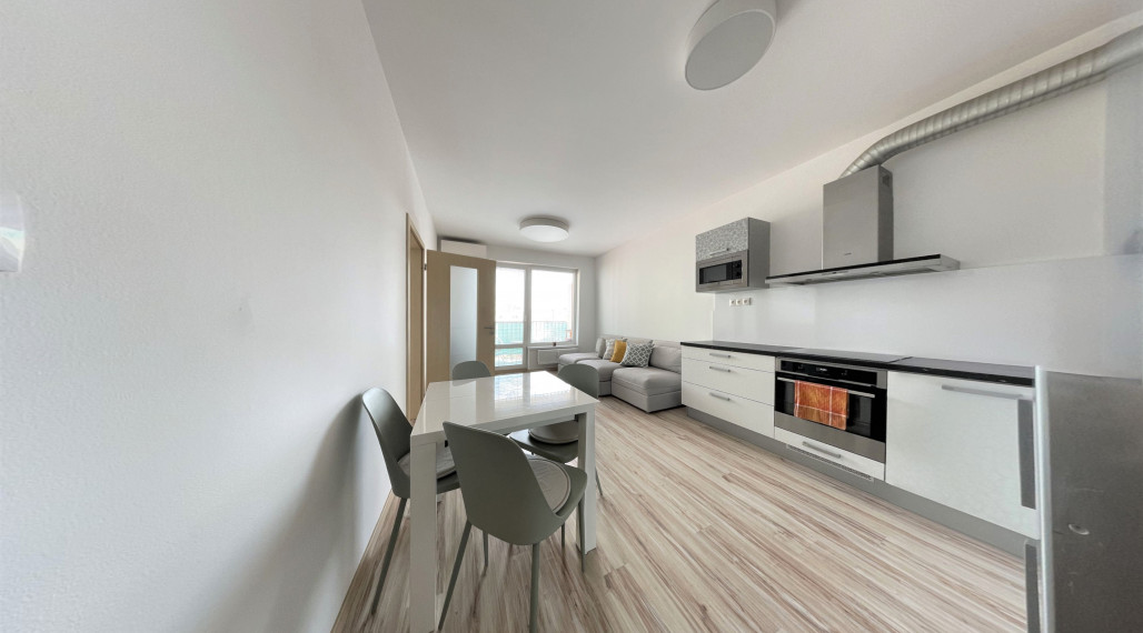 PRENAJATÉ 2-izbový klimatizovaný byt na Jégého ul., BA Ružinov