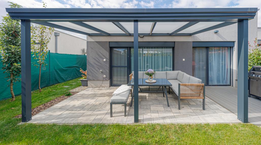 ZNÍŽENÁ CENA - ELEGANTNÝ A VEĽKÝ 3-IZBOVÝ BYT SO ZÁHRADKOU