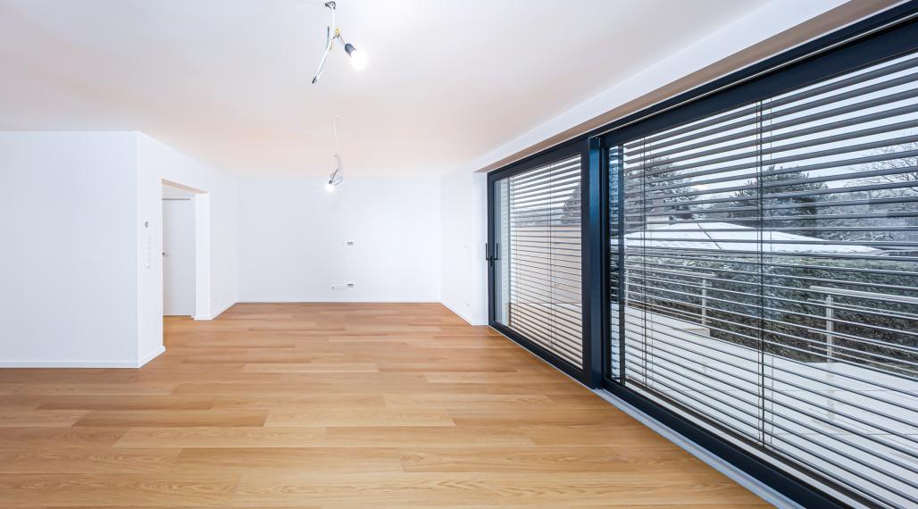 TOP PONUKA - VEĽKÝ 5-IZBOVÝ RD S DVOJGARÁŽOU, PODPIVNIČENÝ