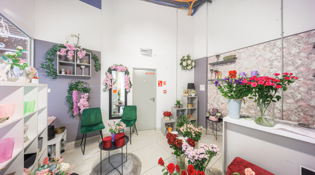 KVETINÁRSTVO NA ODSTÚPENIE - ATRAKTÍVNA POLOHA, RÍNOK RAČA