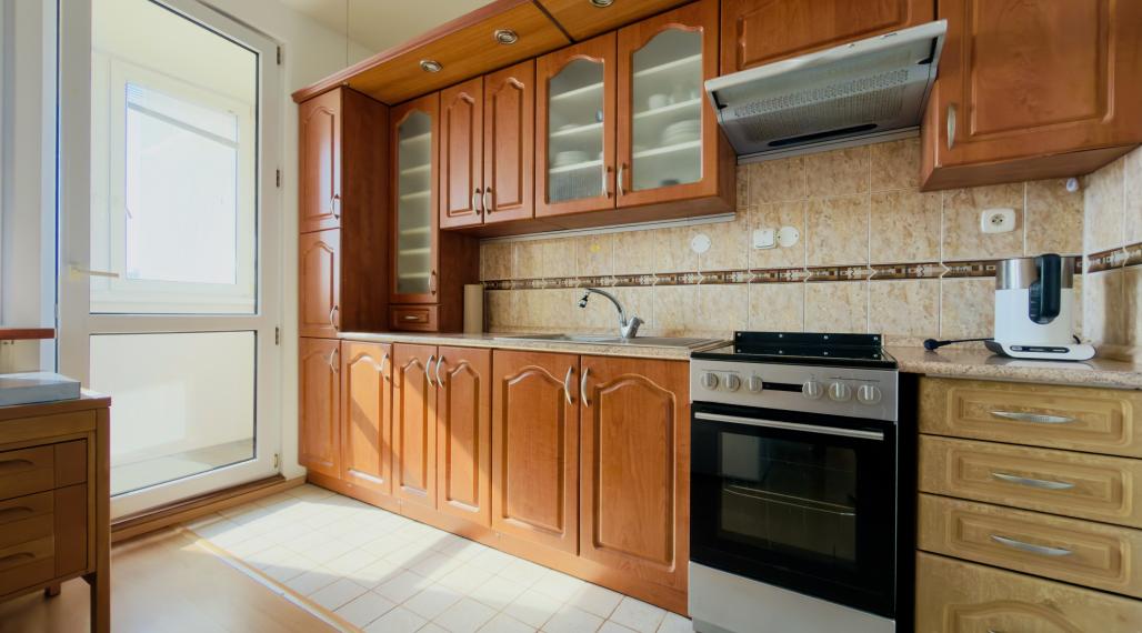 PREDAJ - priestranný 3i byt s loggiou, Jasovská, Petržalka