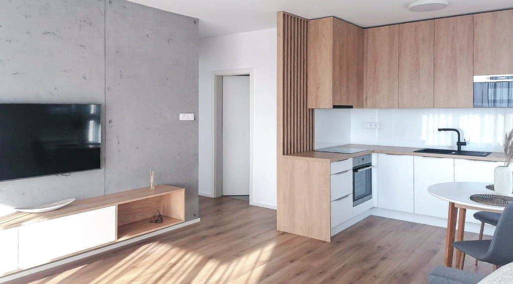 BÝVANIE BEZ KOMPROMISOV-DIZAJNOVÝ 2-IZBOVÝ BYT, VEĽKÁ LOGGIA