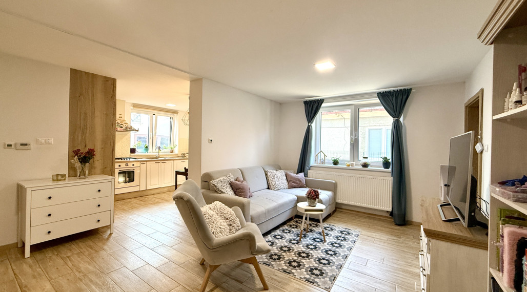 PREDAJ  3-i RD, garáž vhodná na podnikanie - autoservis