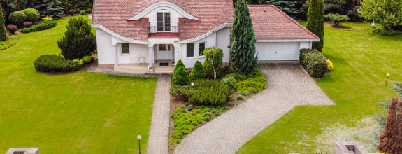 ZNÍŽENÁ CENA 6- IZBOVÝ RD S DVOJGARÁŽOU,VEĽKÝ POZEMOK 1,65ha