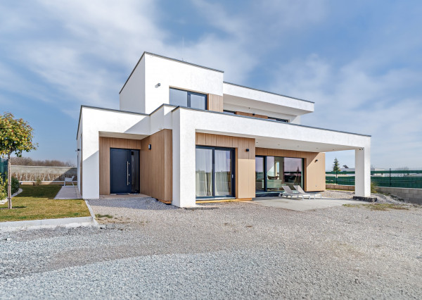 PREDAJ DIZAJNOVÁ A LUXUSNÁ VILA - PRESTÍŽ, KOMFORT, SÚKROMIE