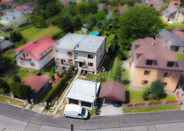 KOMPLETNE ZREKONŠTRUOVANÝ 5- IZB. RD S DVOJGARÁŽOU V BYTČICI