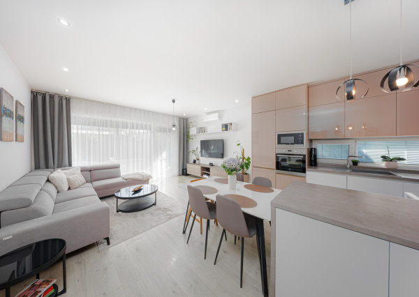 ZNÍŽENÁ CENA!!!PRIESTRANNÝ ELEGANTNÝ 3-IZBOVÝ RD 80 m2