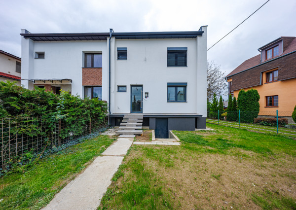 KOMPLETNE ZREKONŠTRUOVANÝ 5- IZB. RD S DVOJGARÁŽOU V BYTČICI