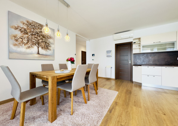 PREDAJ moderný 4i rodinný dom s vyhrievaným bazénom pri Piešťanoch