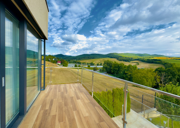 PREDAJ moderný 4i rodinný dom s vyhrievaným bazénom pri Piešťanoch