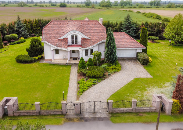 ZNÍŽENÁ CENA 6- IZBOVÝ RD S DVOJGARÁŽOU,VEĽKÝ POZEMOK 1,65ha