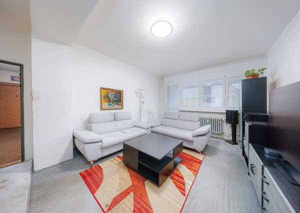 VÝNIMOČNÝ 3-IZBOVÝ BYT, 2 BALKÓNY NA UL. KAŠMÍRSKA, RUŽINOV