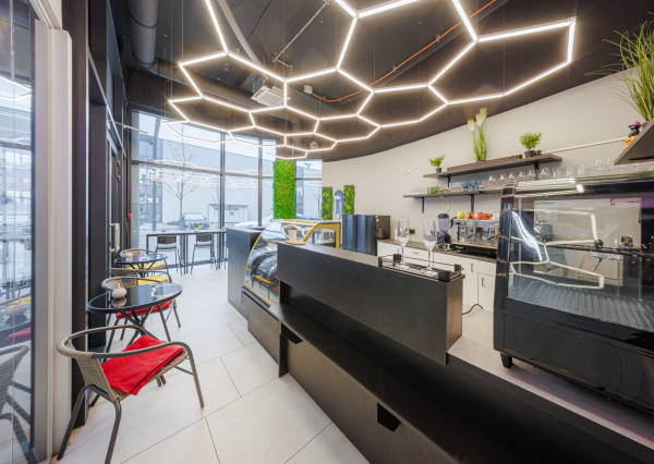 ŠTÝLOVÁ KAVIAREŇ/CUKRÁREŇ NA ODSTÚPENIE/OBCHOD.PRIESTOR RAČA