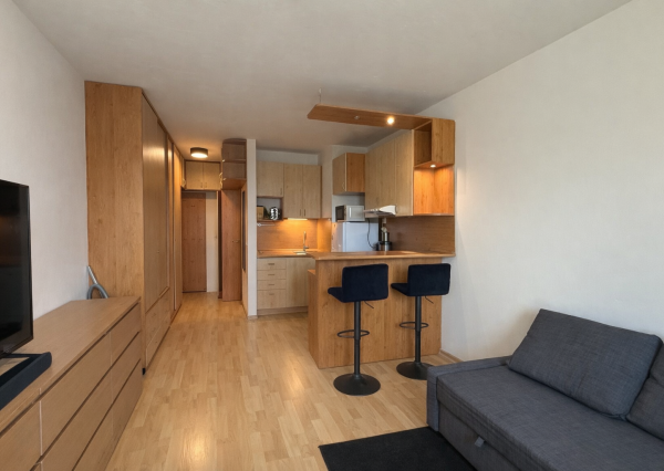 Exkluzívne Prenájom garsónka na Šustekovej ulici, Bratislava – Petržalka