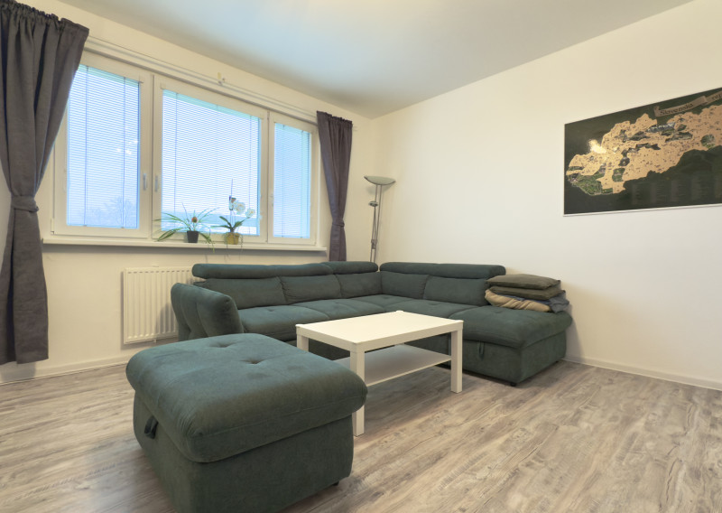 PREDANÉ 3-izbový byt na Smolenickej ulici Bratislava