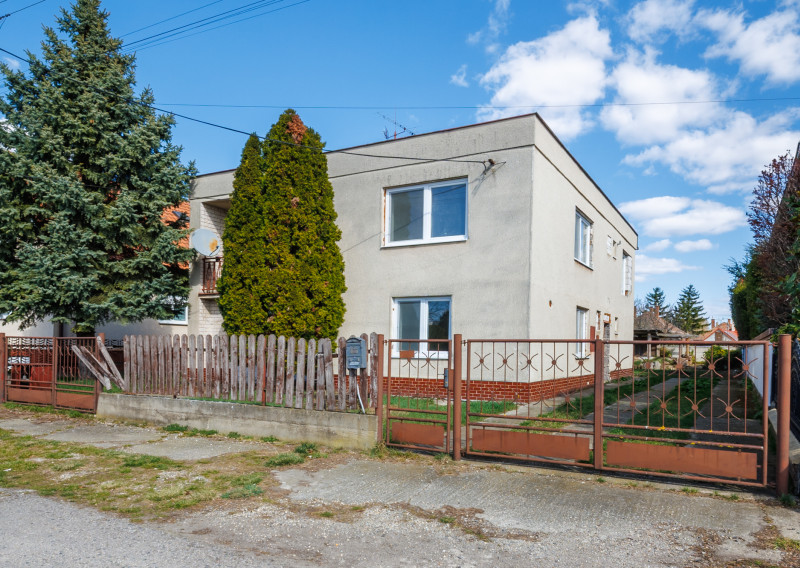 !!! VEĽKÝ 5-IZBOVÝ RD, 250 m2,POZEMOK 608 m2, KUCHYŇA V CENE